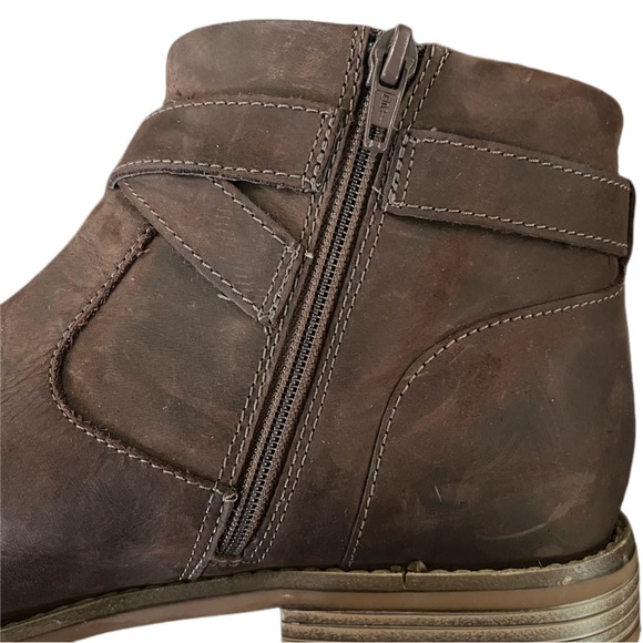 Clarks Women's Leather Camzin Dime Ankle Boot - Picture 5 of 7